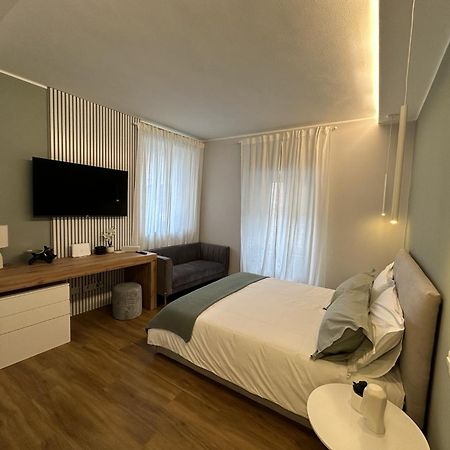 The Captain'S Apartments Sirocco - City Center Leonardo Academy Sesto Calende Extérieur photo