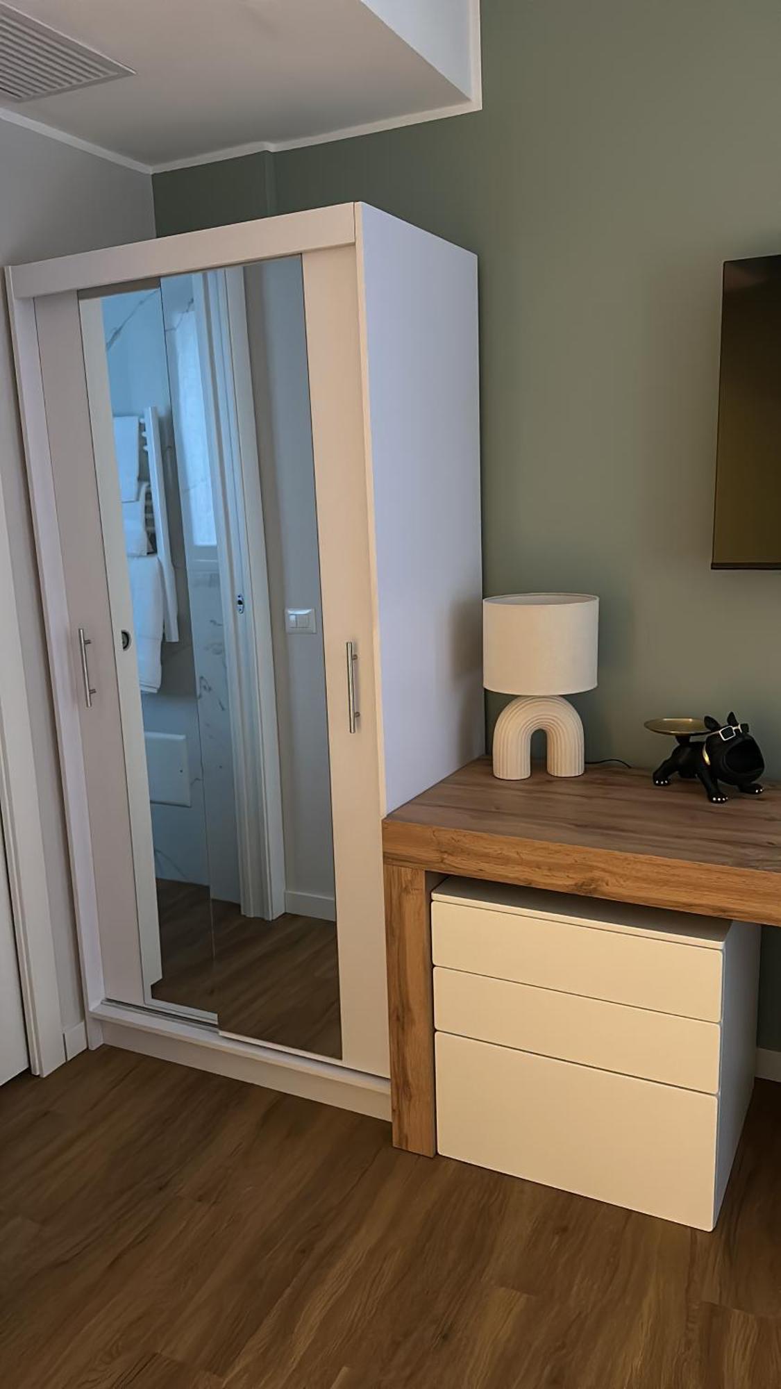 The Captain'S Apartments Sirocco - City Center Leonardo Academy Sesto Calende Extérieur photo