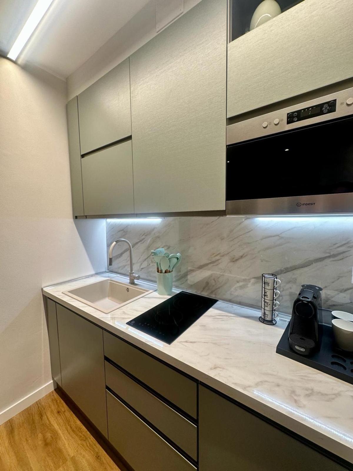 The Captain'S Apartments Sirocco - City Center Leonardo Academy Sesto Calende Extérieur photo